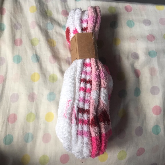 NWT 3 Pack of Rae Dunn Cozy Hearts Socks - Picture 3 of 6